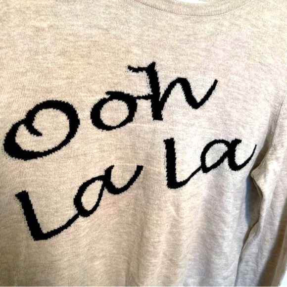 The Limited Crewneck sweater, Beige w/black “Ooh La La” graphic. Size Medium. - Picture 4 of 4